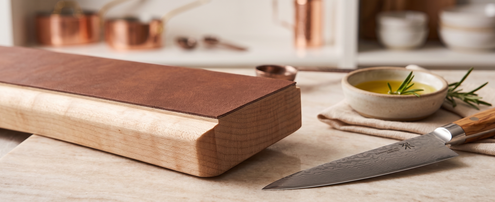KURA 16" Magnetic Knife Bar — Maple Cognac