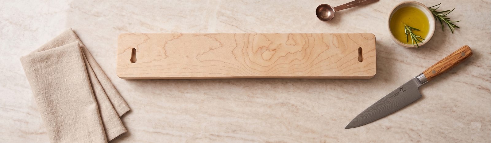 KURA 16" Magnetic Knife Bar — Maple Cognac